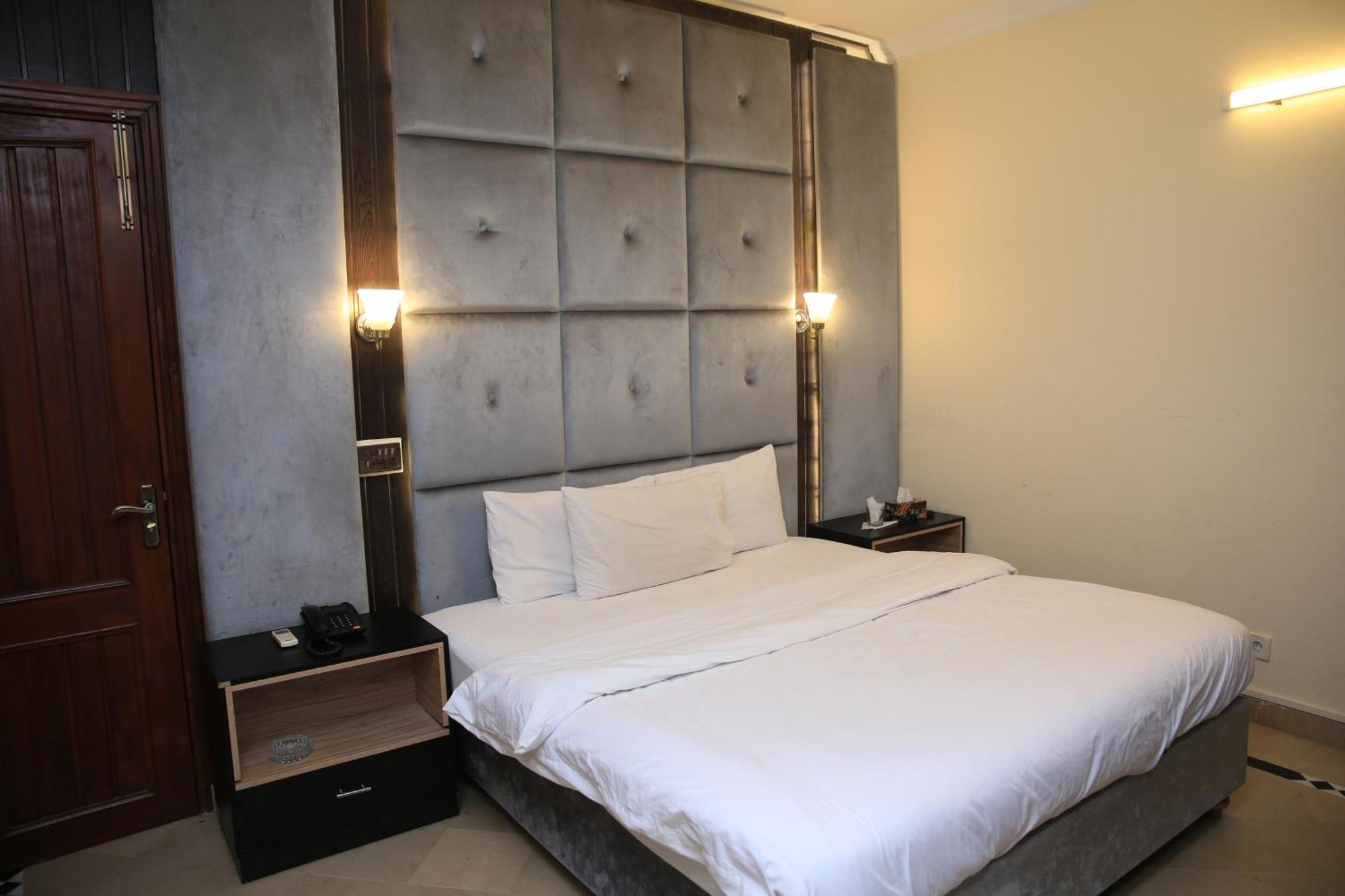 Hotel Orbit Residency F-7 Islamabad Exterior foto