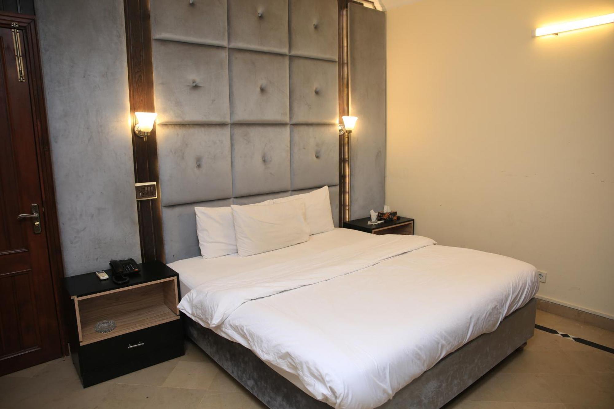 Hotel Orbit Residency F-7 Islamabad Exterior foto