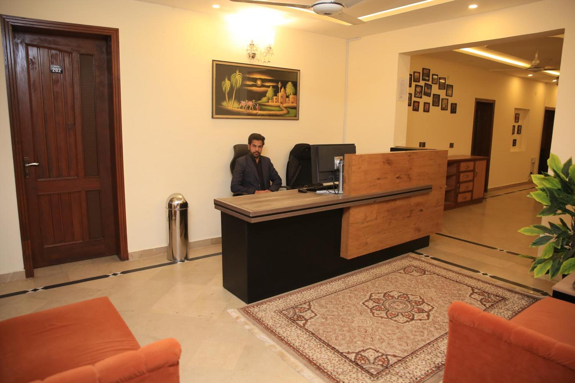 Hotel Orbit Residency F-7 Islamabad Exterior foto