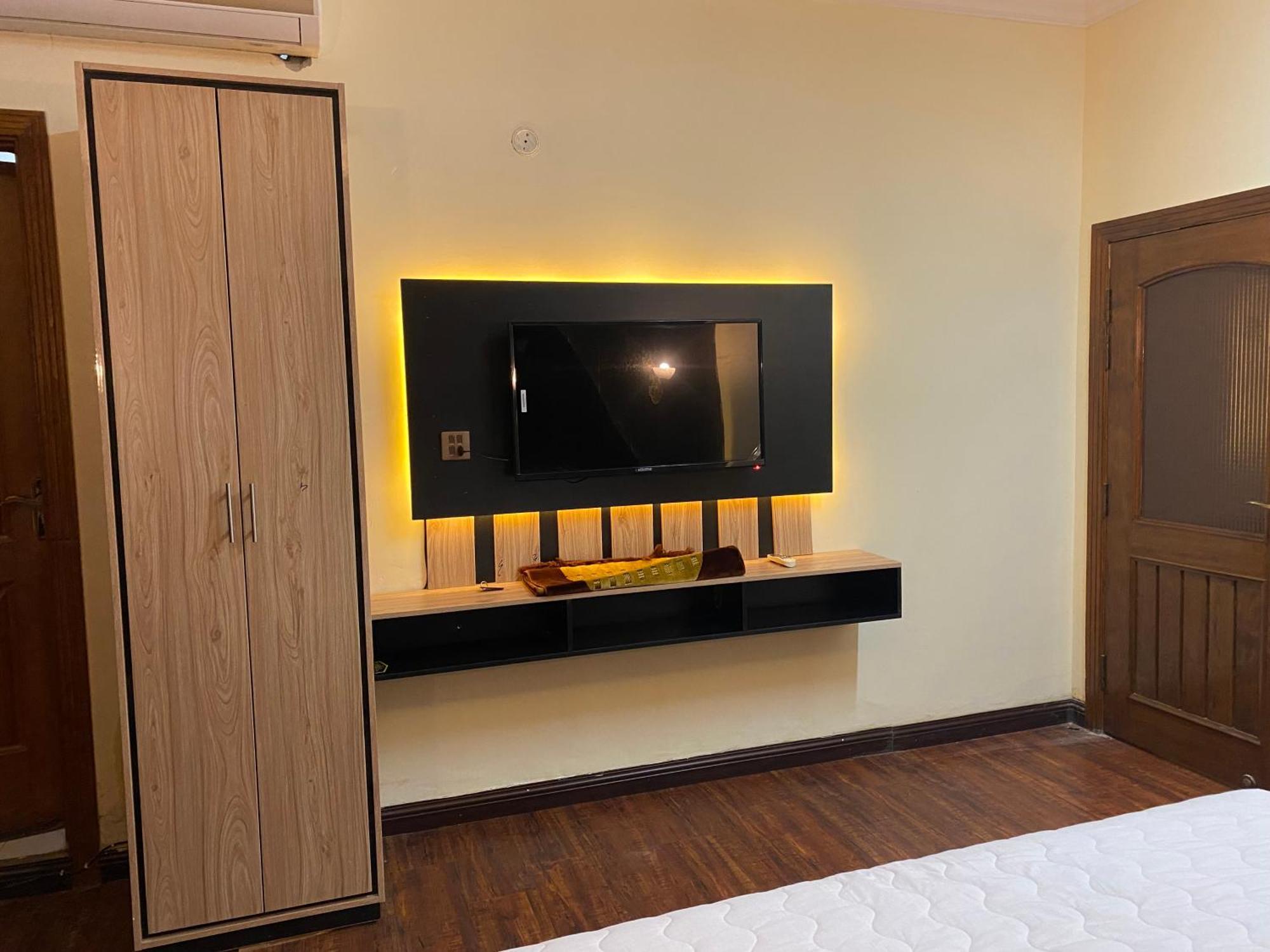 Hotel Orbit Residency F-7 Islamabad Exterior foto