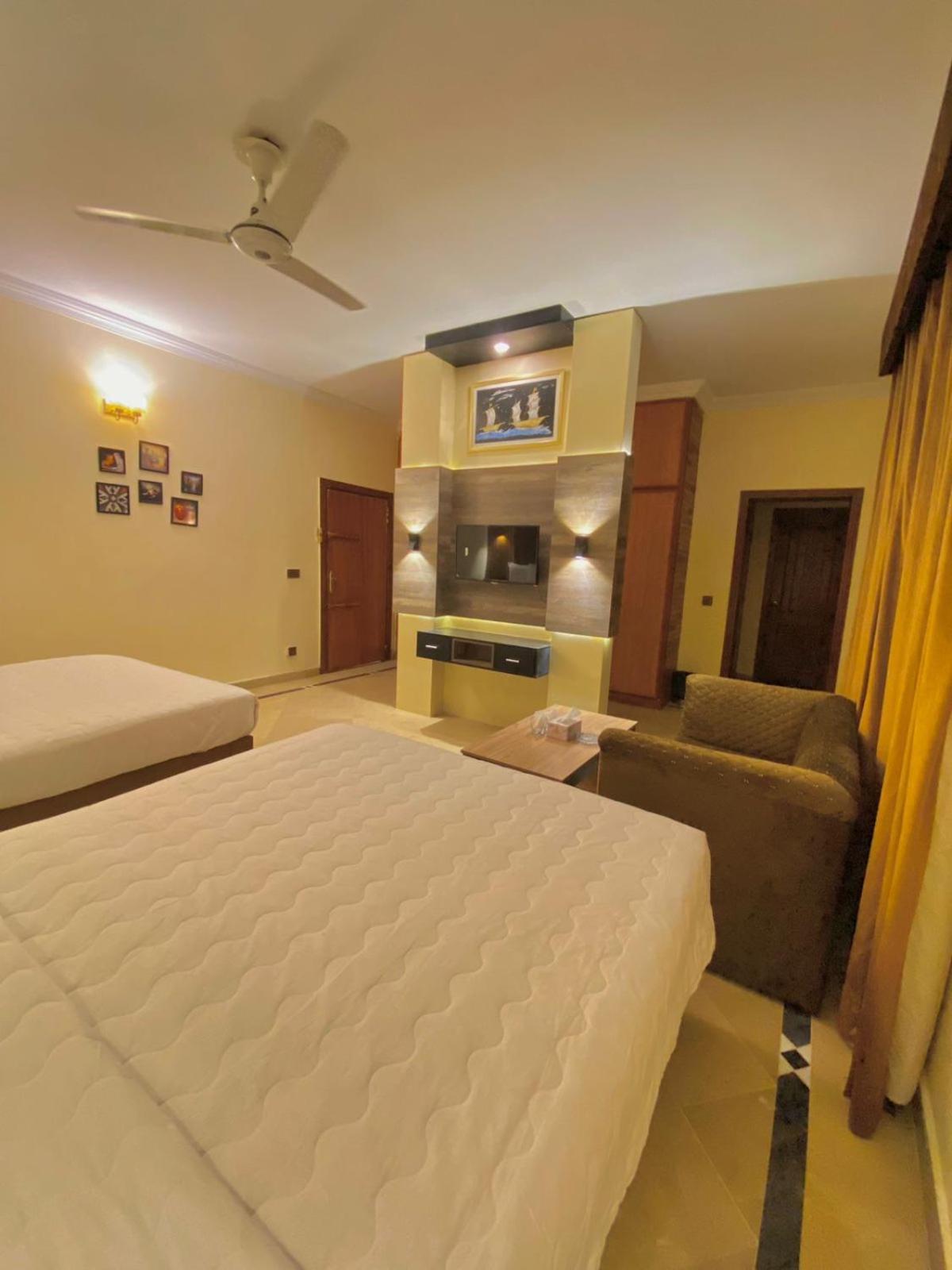 Hotel Orbit Residency F-7 Islamabad Exterior foto