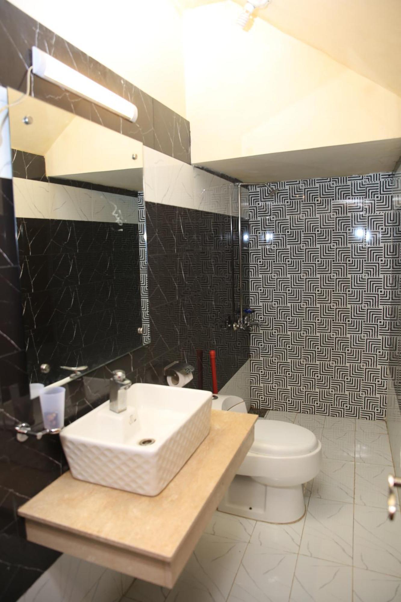 Hotel Orbit Residency F-7 Islamabad Exterior foto